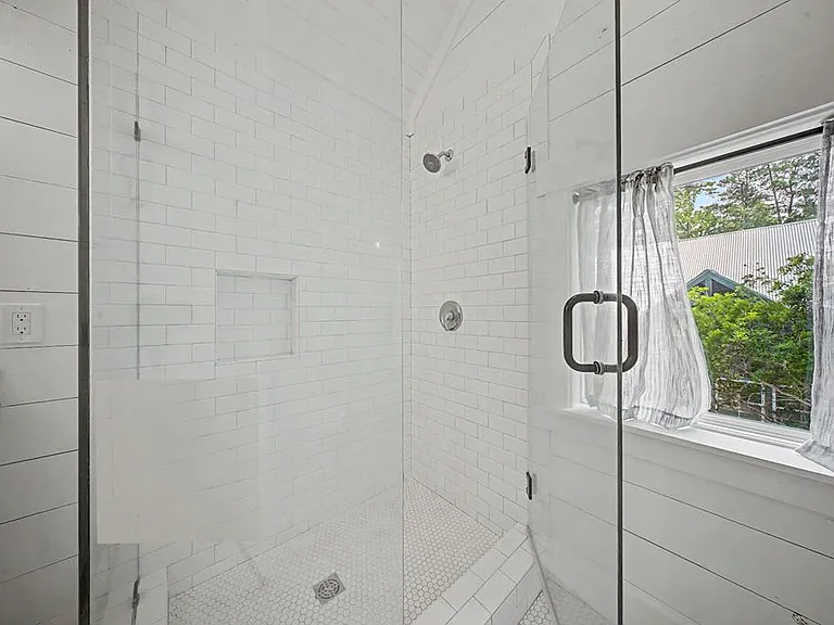160 Delcrest Dr — Photo 31