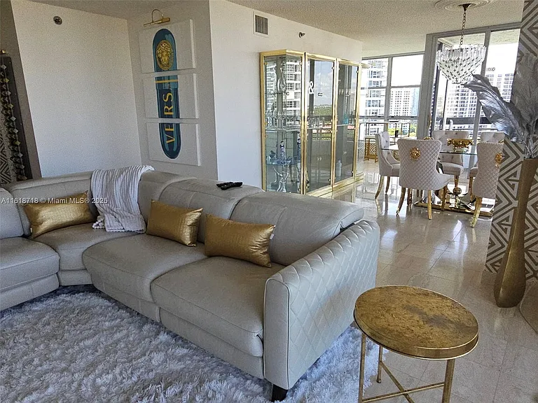 3600 Mystic Pointe Dr #1607 — Photo 34