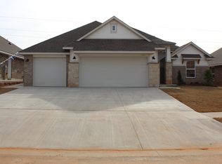 2912 SE 24 St, Moore, OK 73160