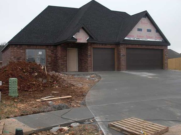 2nd image of 3111 SW Waterleaf Ave