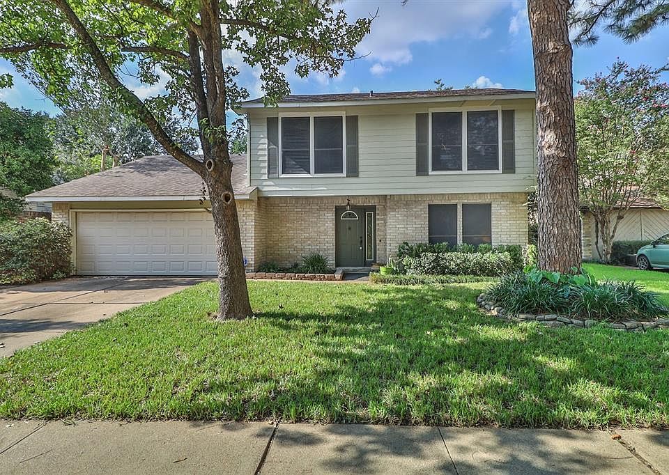1st image of 15322 Pebble Lake Dr