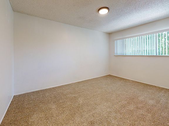 5th image of 330 Bird St #24