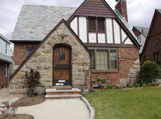 15167 29th Ave, Flushing, NY 11354