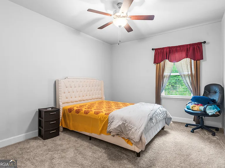 5467 Fountain Head Ln — Photo 16