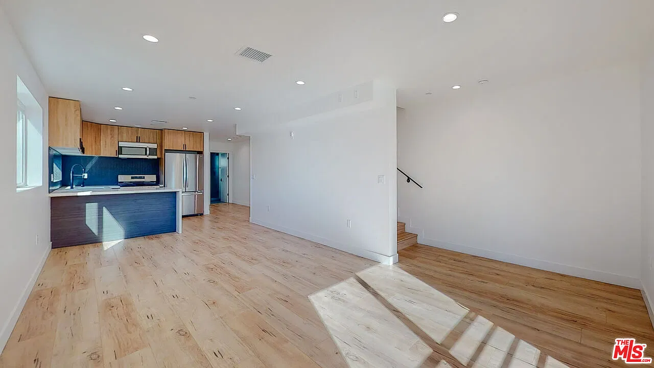 4 bed, 4.0 bath, 2075 sqft, $4,308 — Photo 1