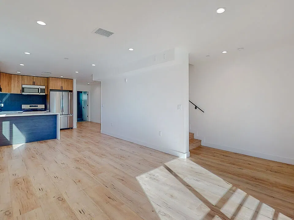 14423 Califa St #1/2