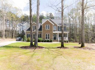30 E Chaucer Ct, Zebulon, NC 27597