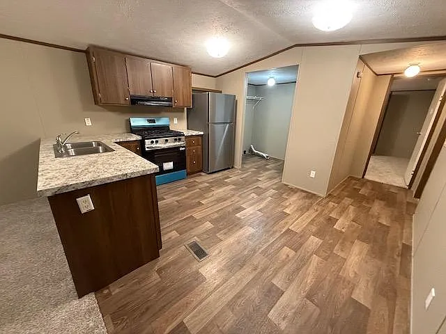 611 W Matthews St #36 — Photo 7