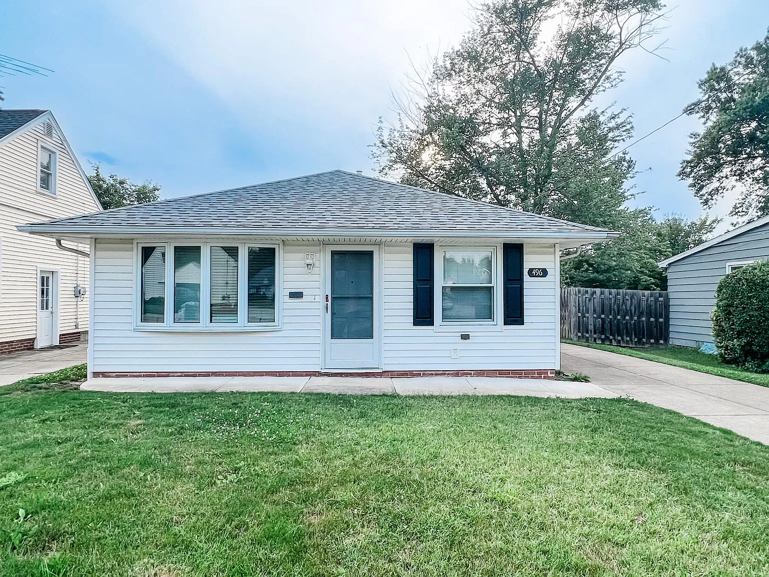 3 bed, 1.5 bath, 1100 sqft, $2,300 — Photo 1