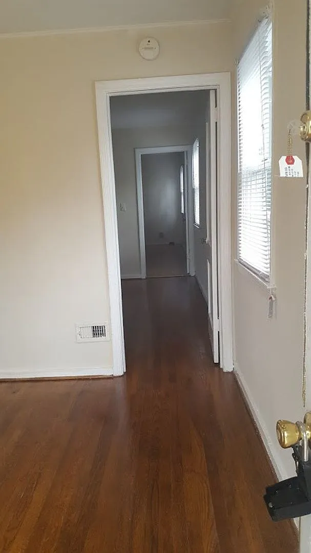 1401 Underwood Avenue — Photo 3