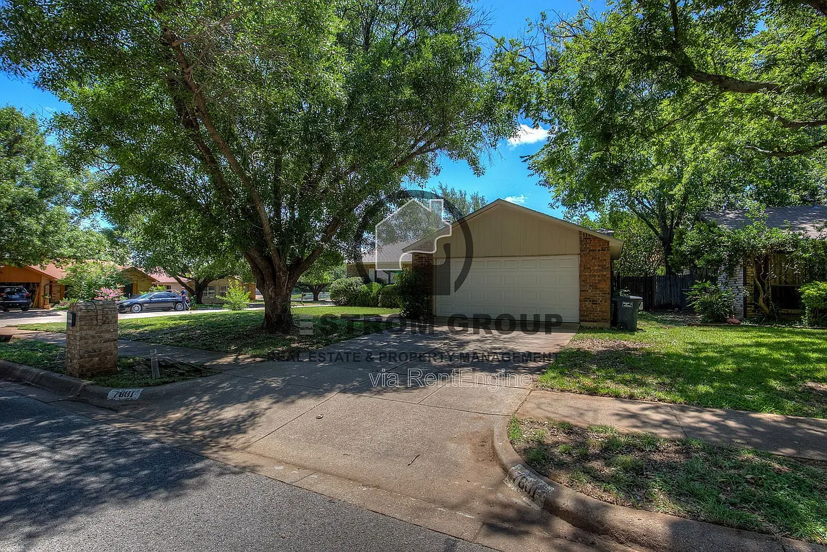 Building Photo - 7801 Summerglen Rd