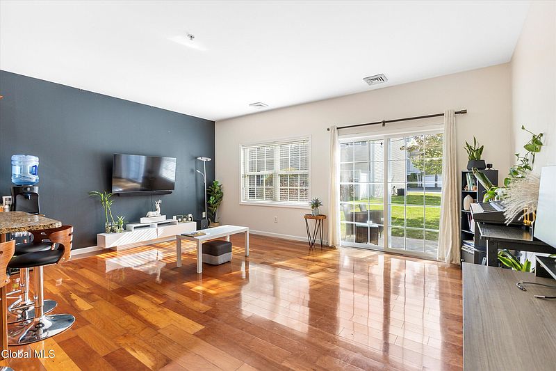5th image of 401 Avalon Place
