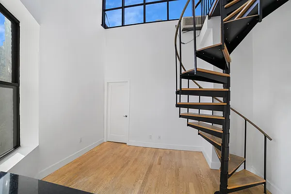 Rented by Mossanen Group | media 25