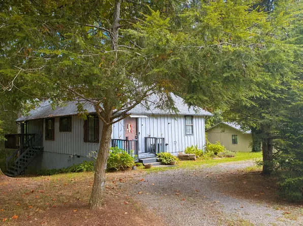 674 Shadow Leaf Ln, Tunnel Hill, GA 30755