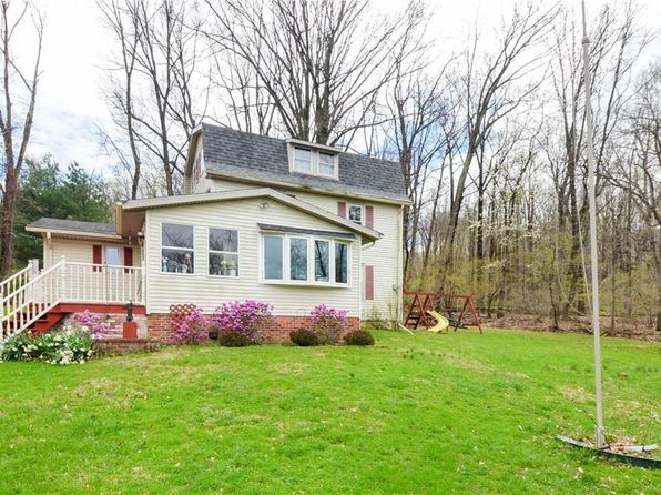 4896 Spring Dr, Center Valley, PA 18034