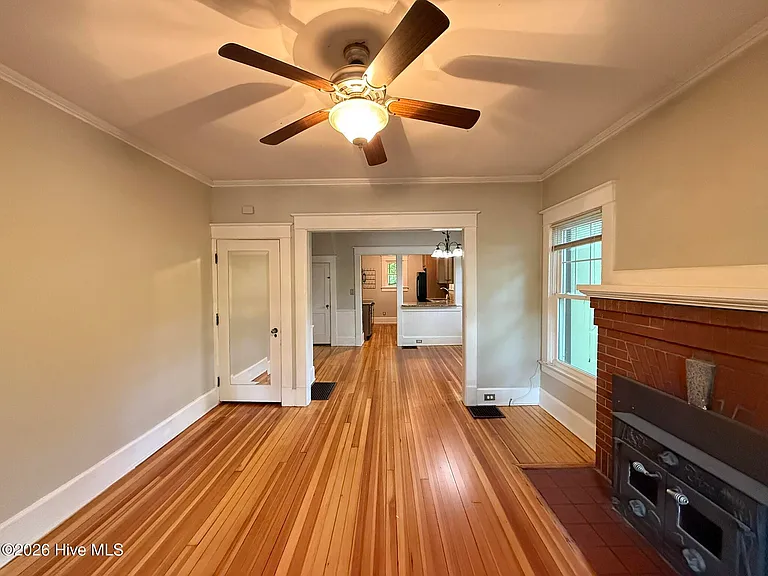 360 E Maine Ave — Photo 7