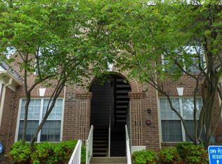 4104 Oxford Ln APT 302, Fairfax, VA 22030