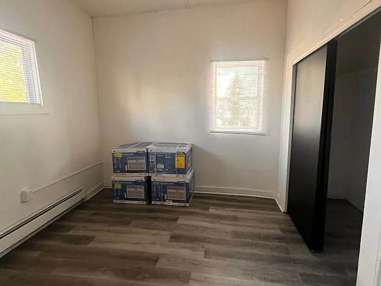 319 Franklin Ave — Photo 29