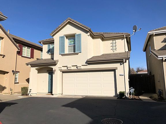 2nd image of 8412 Cortina Cir