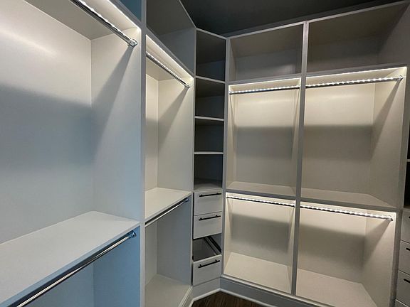 3rd image of 955 N Lincoln St #1615