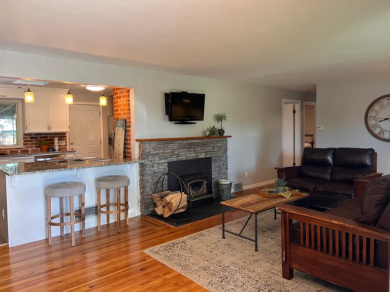 206 N Quincy St — Photo 5