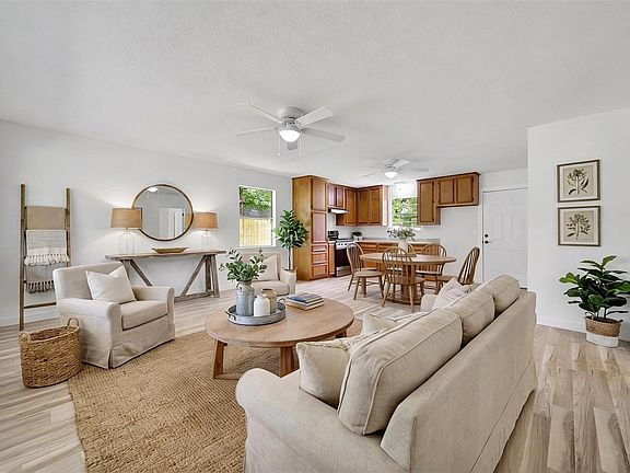 4th image of 14685 Lynnwood Dr
