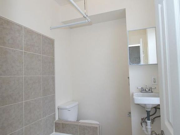 2nd image of 710 E Chelten Ave Unit 6