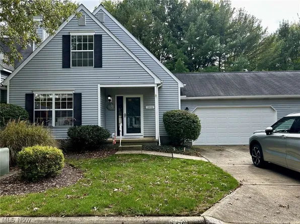 3370 Bristol Ln #2, Cuyahoga Falls, OH 44223