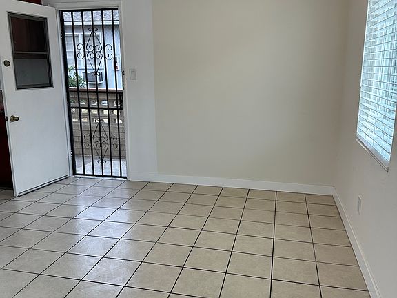 5th image of 3718 1/2 Rosemead Blvd