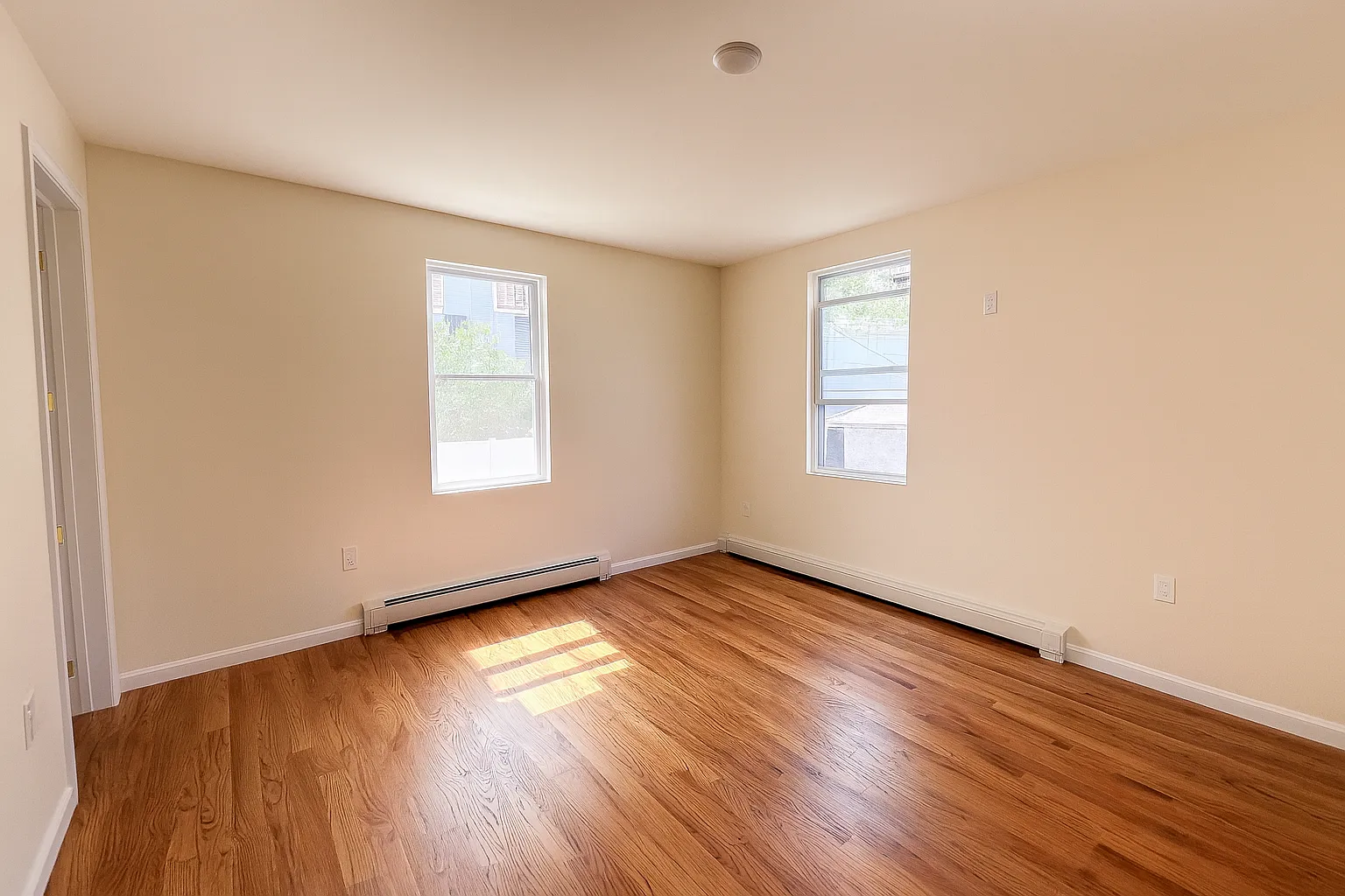 1 bed, 700 sqft, $2,050 — Photo 4