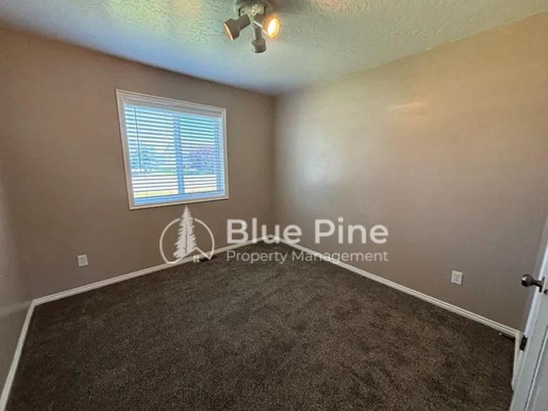 3904 E Lorna Ave — Photo 16