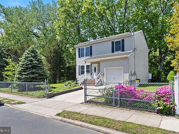 3rd image of 1459 Deutz Ave