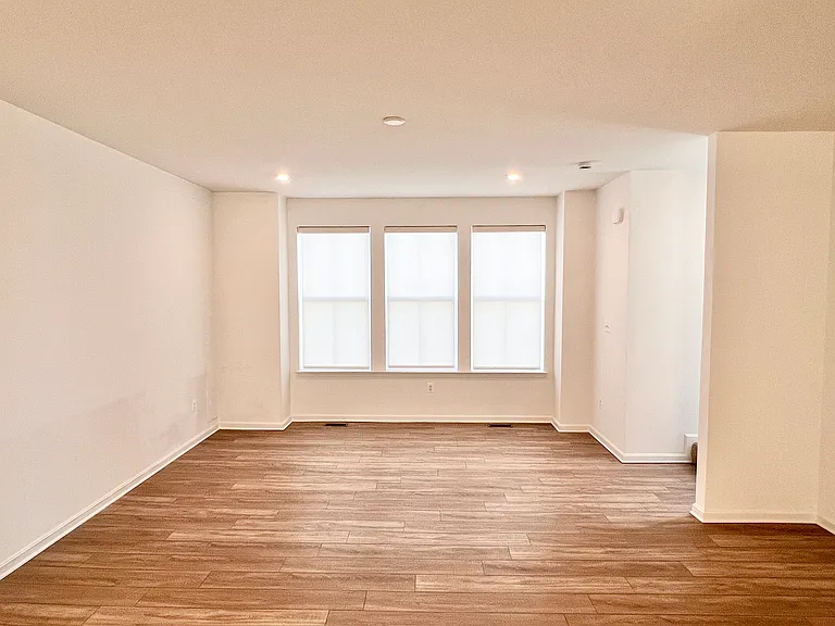 310 Andrew Ct — Photo 24