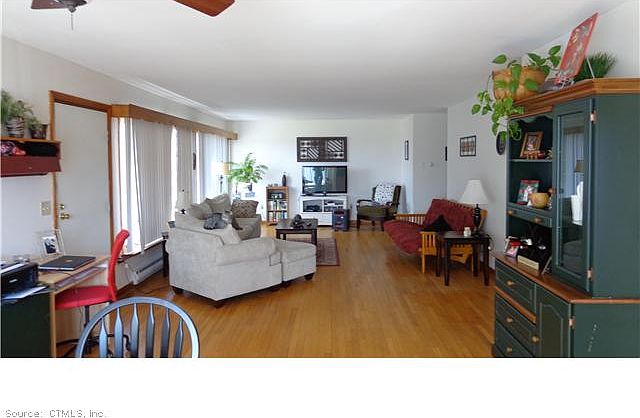 2nd image of 124R Higganum Rd #R