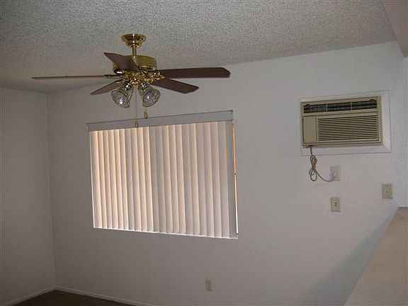 4th image of 10800 S Main St #1143806