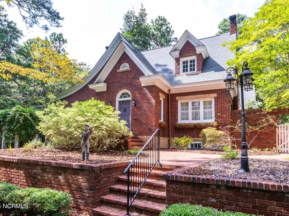140 Pinegrove Road, Southern Pines, NC 28387