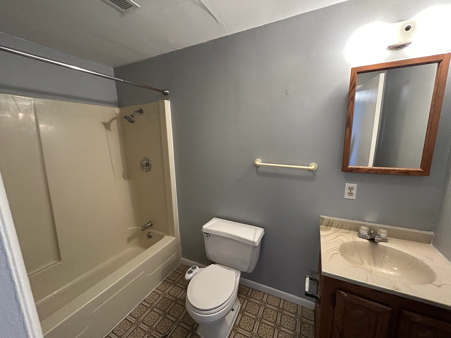 2 bed, $795 — Photo 3