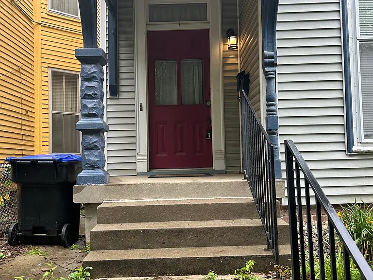 1307 Morton Ave #2 — Photo 3