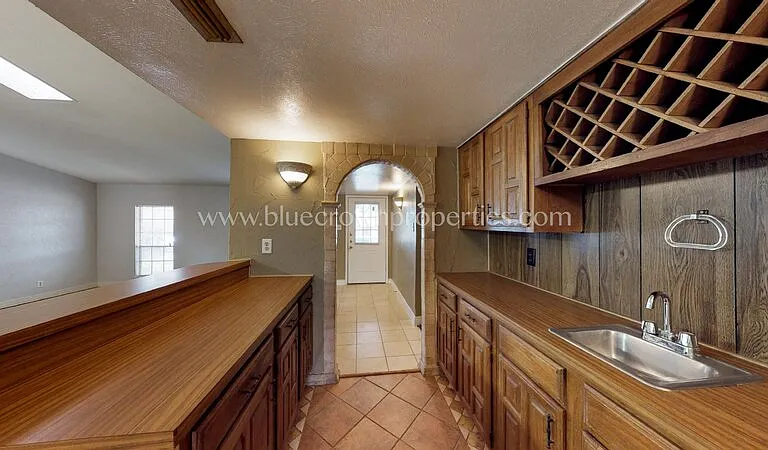 10239 Catalpa Rd — Photo 11