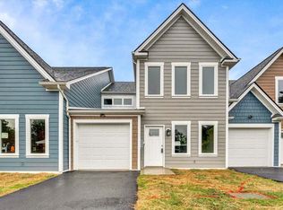 132 W Calhoun St, Salem, VA 24153