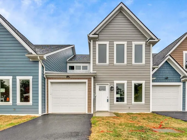 132 W Calhoun St, Salem, VA 24153