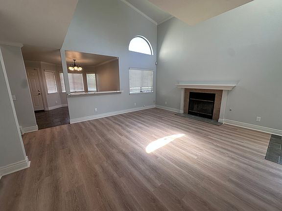 3rd image of 4981 Yvonne Way