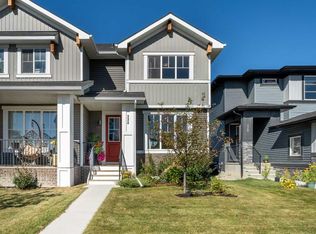 332 S Lawthorn Way SE, Airdrie, AB T4A3M7