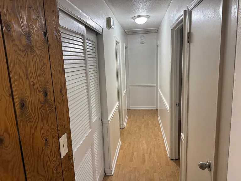 105 Westchester Pl — Photo 8