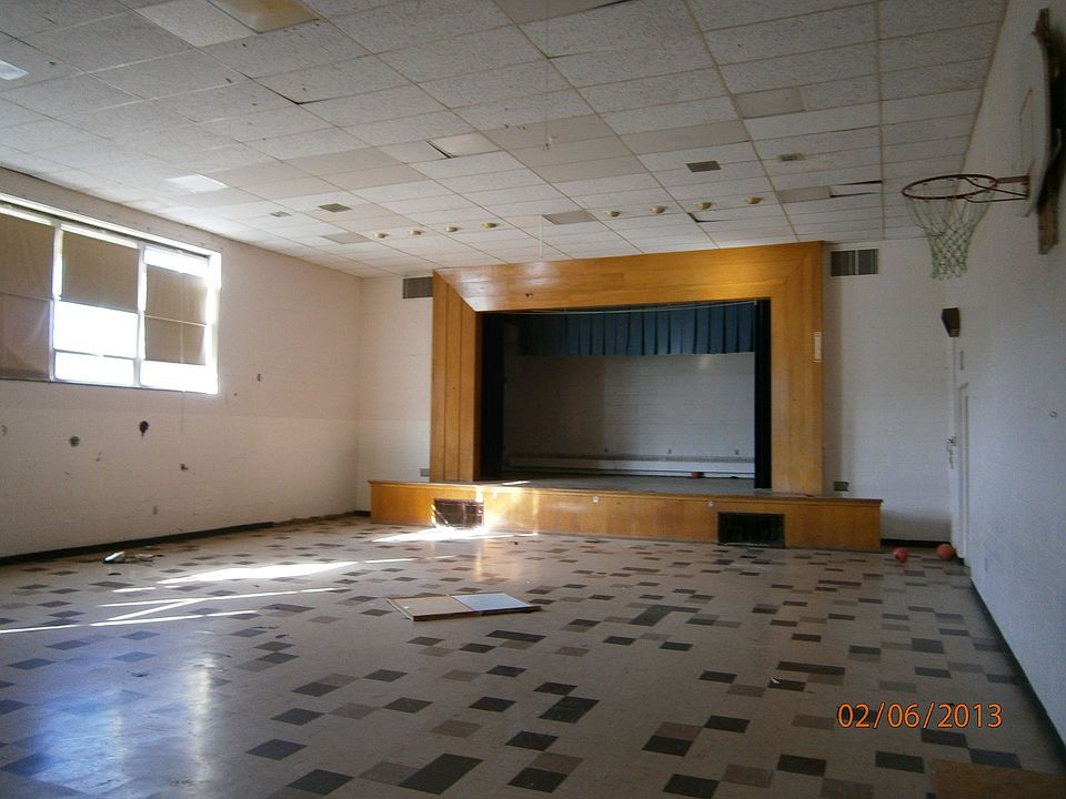 2nd image of 470 Lacey St