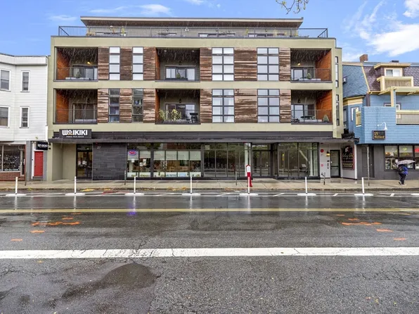 17 Holland St #301, Somerville, MA 02144