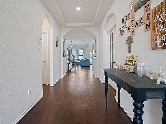 3rd image of 102 Plantain Dr