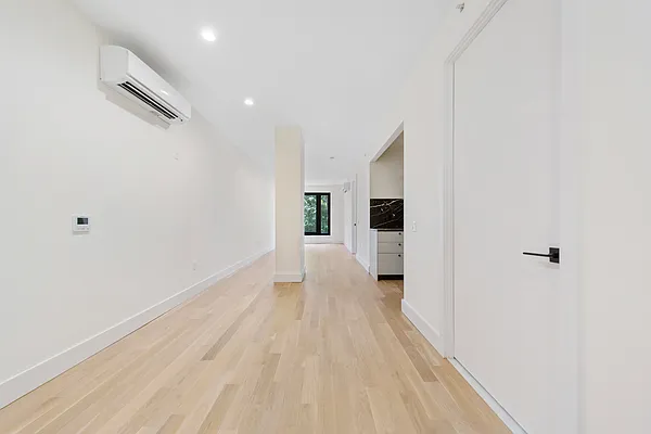 Rented by Nooklyn NYC LLC | media 30