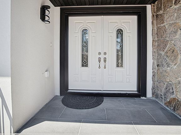 4th image of 8655 Santiago St
