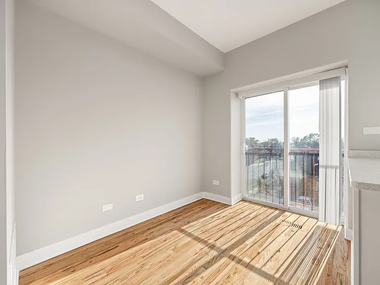 2300 S Central Ave #11 — Photo 8